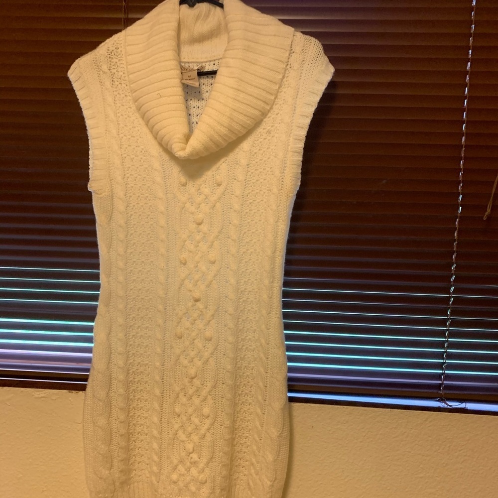 Nice sleeveless knit dress